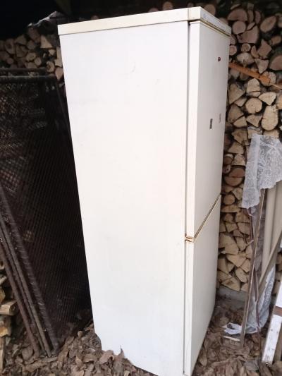 Lednice s mrazákem Calex