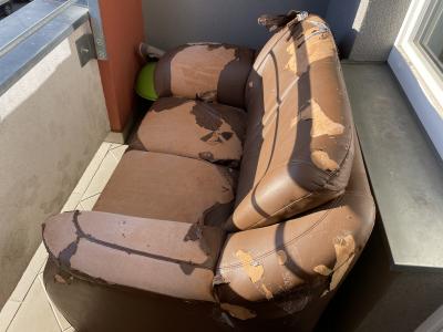 Daruji za odvoz eko koženou sedačku-gauč 145 cm