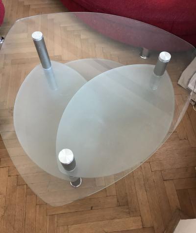 Skleněný konferenční stolek - 4 patrový