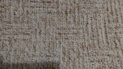 Béžový koberec cca 4x4 m2
