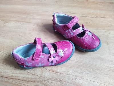Růžové sandálky s kytičkama, vel. 25