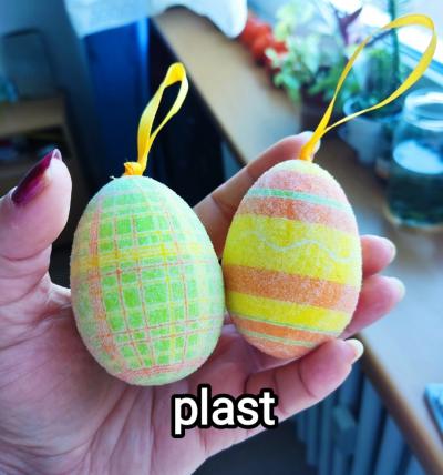 Velikonoční dekorace - plastová vajíčka