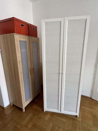 Knihovnu Ikea bílá