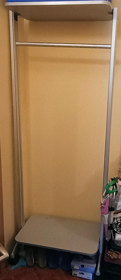 Hliníkový věšák