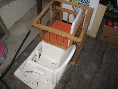 dětskou jídelní židličku Ikea