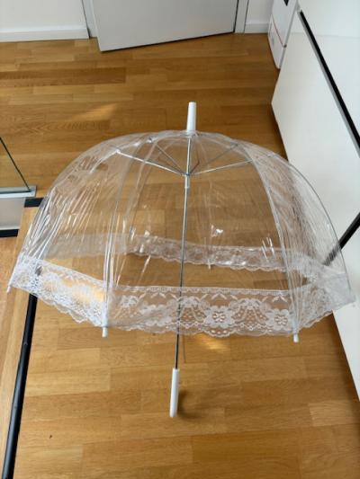 Průhledný deštník s dekorem krajky