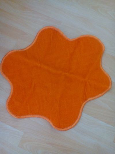 Oranžový kobereček do koupelny
