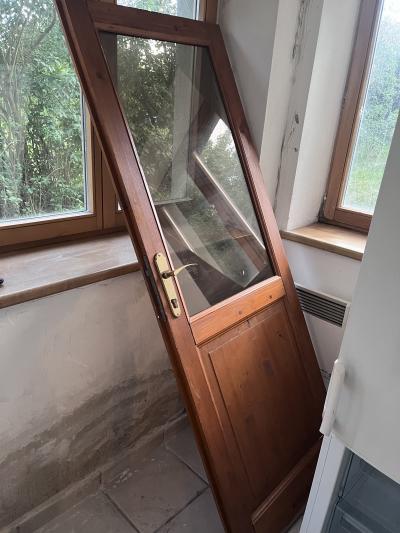Vnitřní dřevěné dveře s polopropustným sklem
