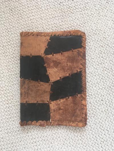 Kožený obal na knihy