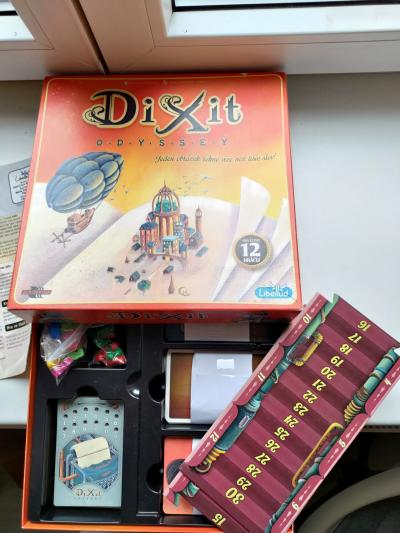 Dixit - hra na vypravěče pro až 12 lidí