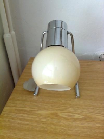 stolní lampička