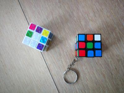 2 mini Rubikovy kostky