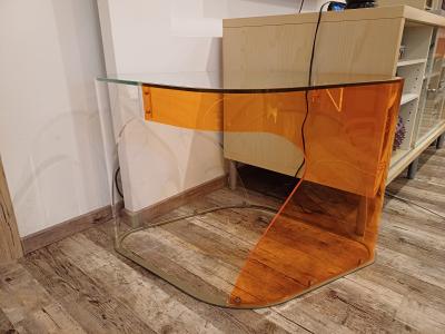 Designový konferenční stolek