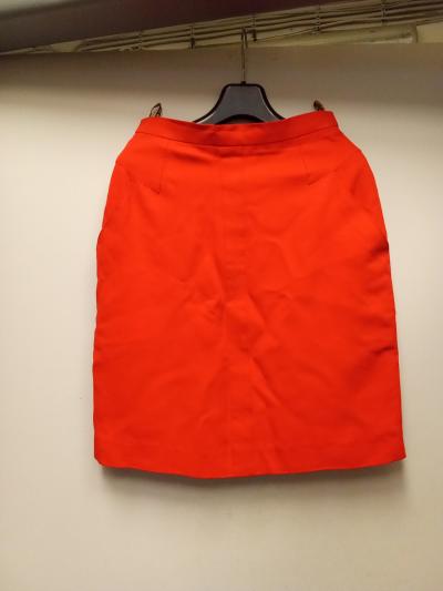 Jasně červená sukně s podšívkou 22062024_10clk