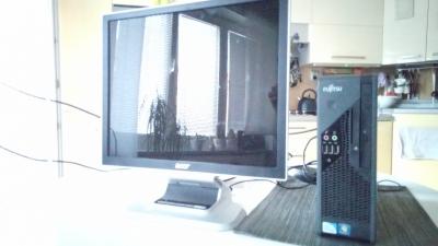 PC Fujitsu C5731 a monitor 19"