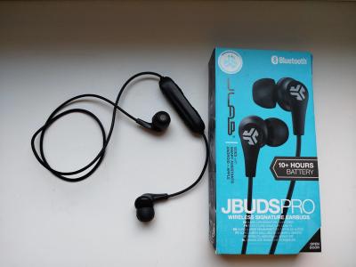 Bezdrátová sluchátka JBuds Pro Wireless Black