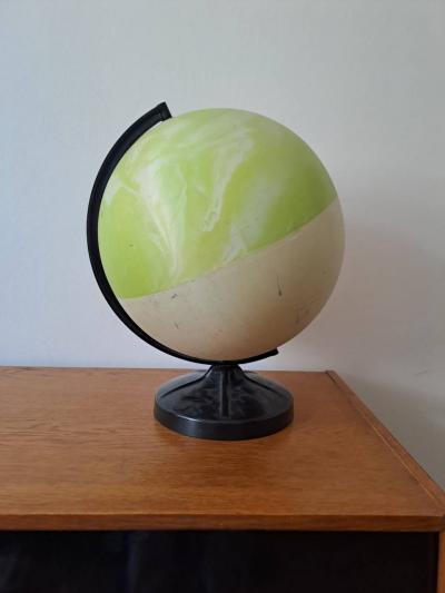 Korpus retro globusu na tvoření