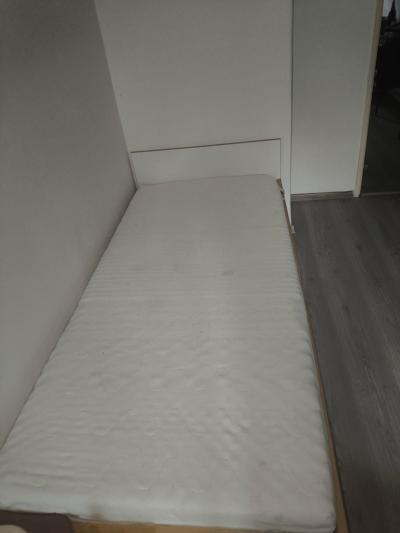 jednolůžko/ postel IKEA včetně roštu a matrace
