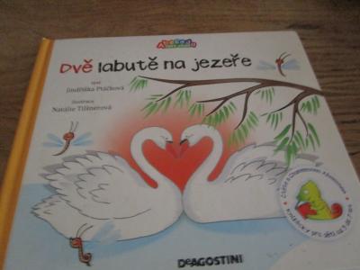dětské knihy - dvě labutě na jezeře