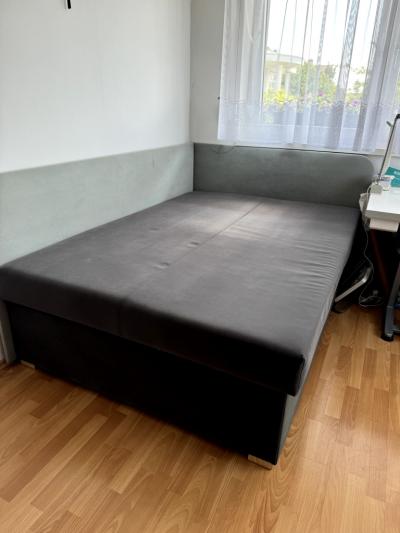 Postel/válenda s velkým úložným prostorem