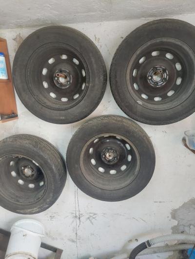 Kola 195/65 R15 rozteč 5x100  i s gumama