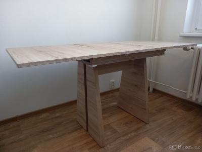 Jídelní stůl rozkládací