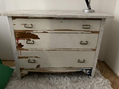 Originální komoda z masivu