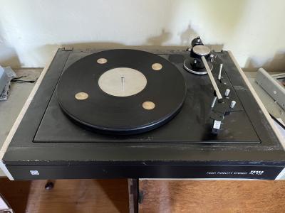 Gramofon Tesla NC420