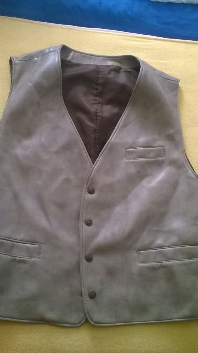 Jemná kožená vesta vel.L/XL