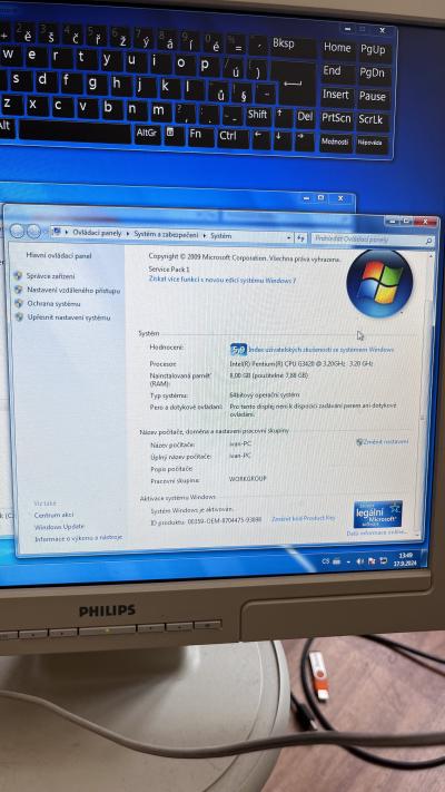 PC s Windows 7 a monitor