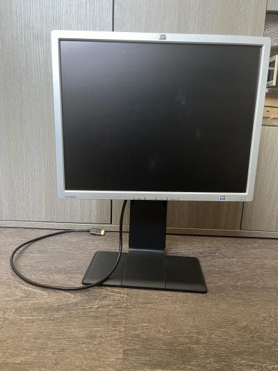 Monitor HP LP2065