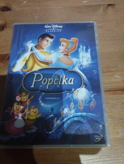 obal od originálního DVD Disney Popelka