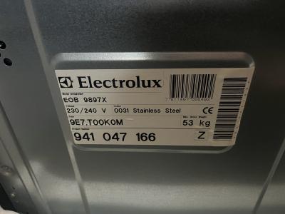 Elektrická trouba Electrolux EOB 9897 X