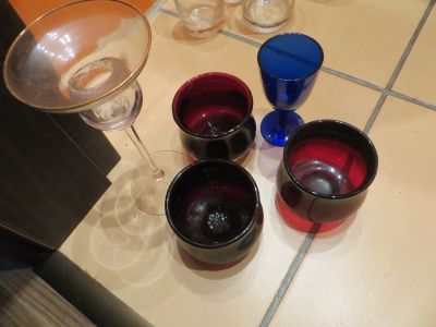 Sklo/skleničky barevné
