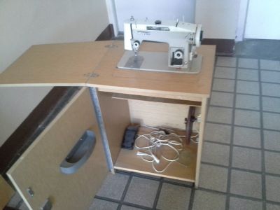 Šicí stroj Predom 438