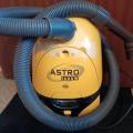 Vysavač ETA Astro na náhradní díly.