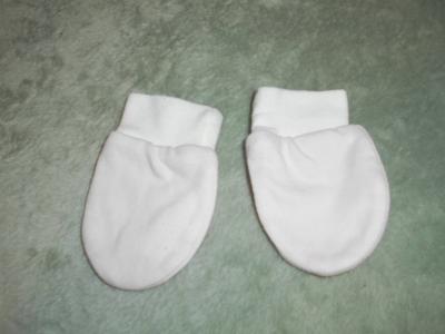 Růžové mimi rukavičky.