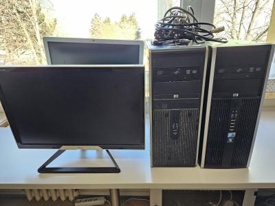 2X PC S MONITOREM, KABELY