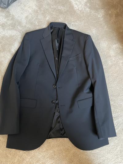 Černý pánský oblek