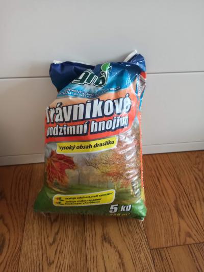 Přípravky na trávník a zahradu