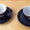 2 hrnečky Nescafé
