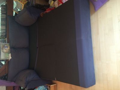 Postel, pohovka a skrin IKEA