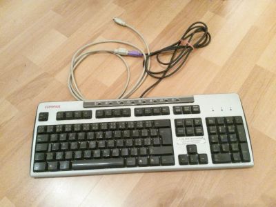 stará klávesnice US/CZ-ps2