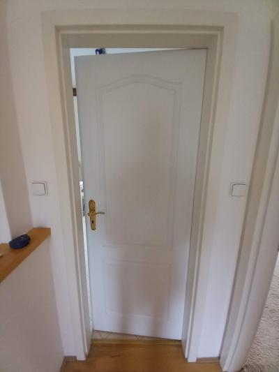 Dveře bílé s obložkami 70cm
