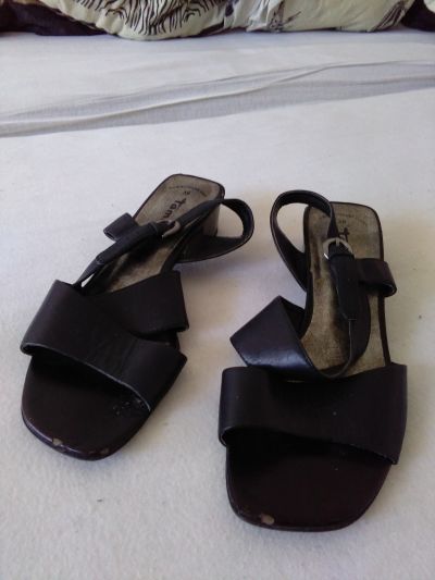 Černé sandalky 39