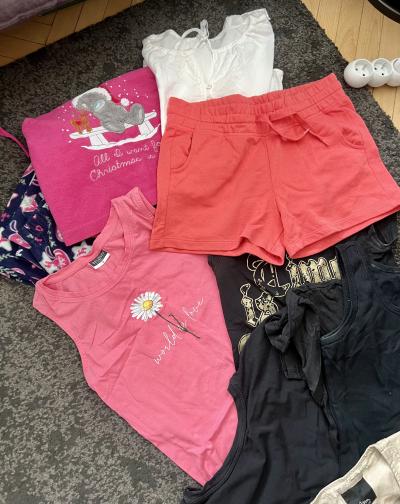 Zdarma veci na doma za odvoz vel. XS/S