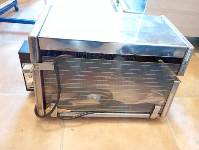 Eta gril s celym prislusenstvim + dve skla