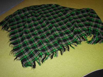 Šátek který se nosil přes sukni