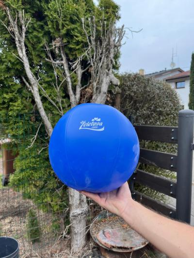 Nafukovací míč na pláž