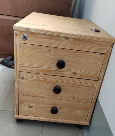 Kancelářské šuplíky na kolečkách